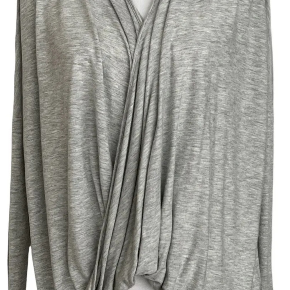 CAbi Taylor Heather Gray V Neck Twist Front Knit Tee Top Blouse